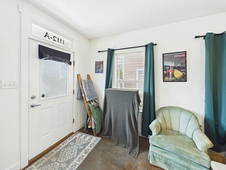 1112 Porter St #A — Photo 4