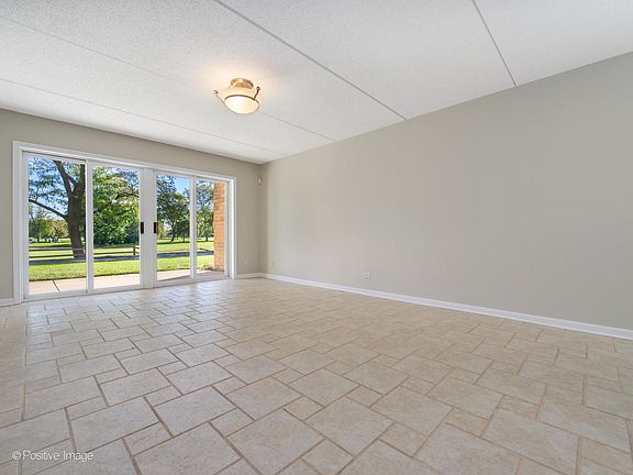 3rd image of 720 Creekside Dr Unit 109