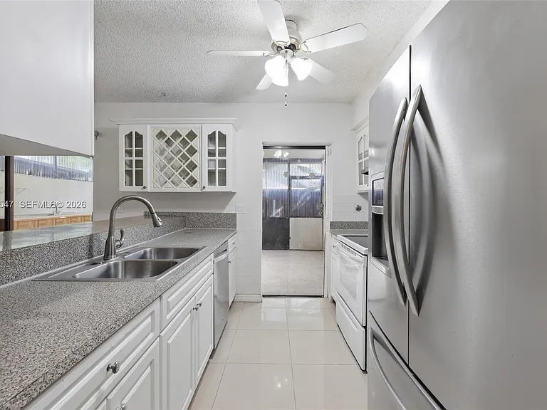 6929 SW 38th St #2-L — Photo 9