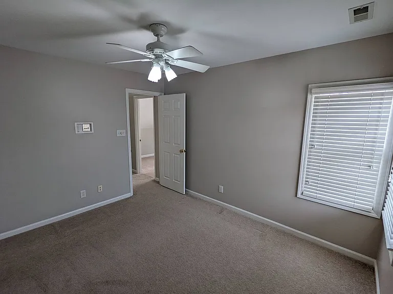 102 College Ave — Photo 4