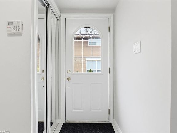 5th image of 914 Mohawk Rd E #7