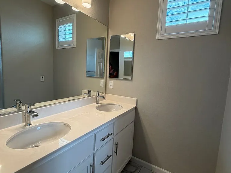 700 Apricot Cir — Photo 25