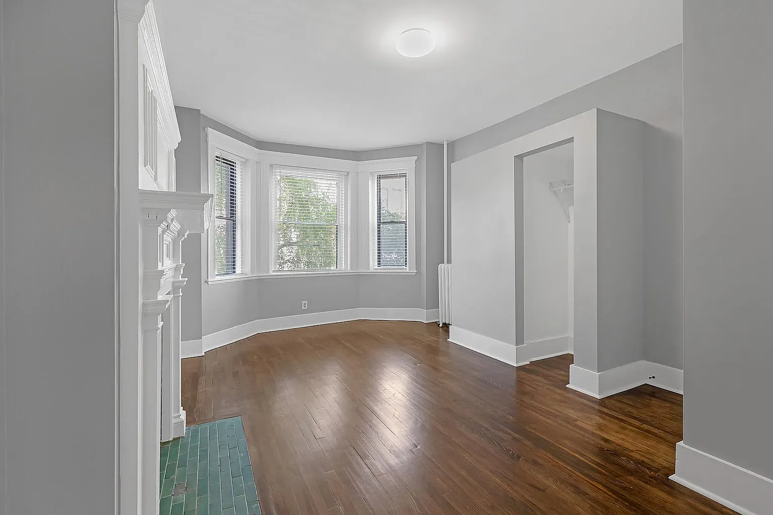 4 bed, 1400 sqft, $6,400 — Photo 3