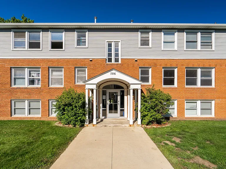Academy Apartments — Photo 2