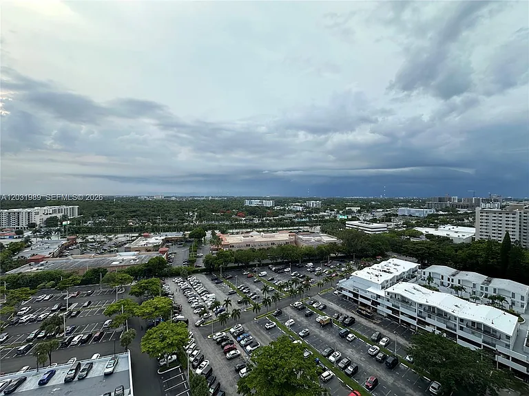 18051 Biscayne Blvd #Penthouse 05 — Photo 4