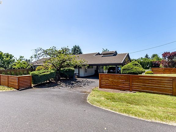 2nd image of 8013 SE Maple Ave