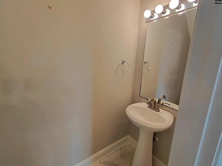 300 Hampton Forest Dr — Photo 9