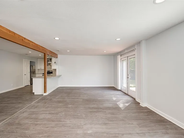 5402 Chevy Cir — Photo 14