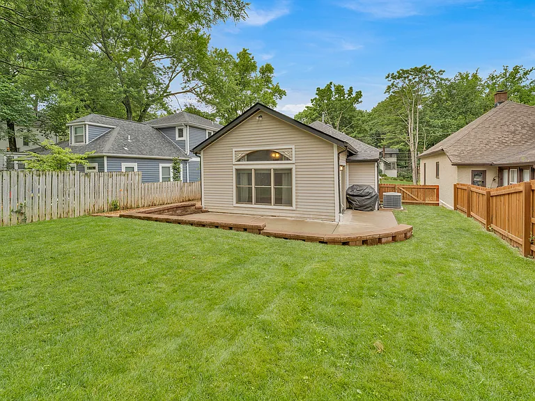 30 W Jackson Rd — Photo 26
