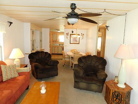 4th image of 38518 Drake Ct