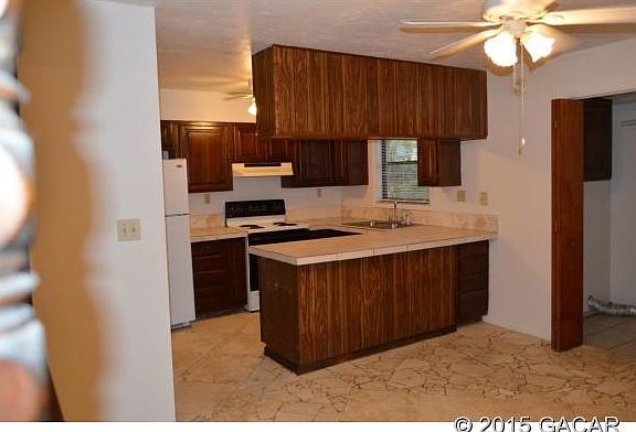 4th image of 7605 NE 54th Ter