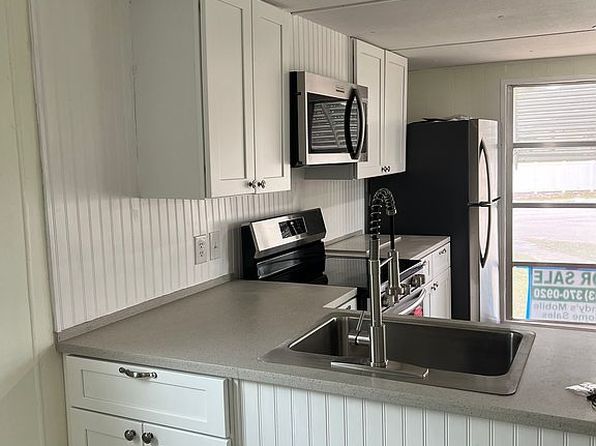 506 Selfridge Dr
