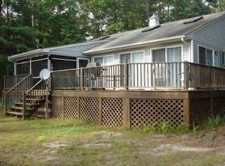498 Morse Point Rd, Port Haywood, VA 23138