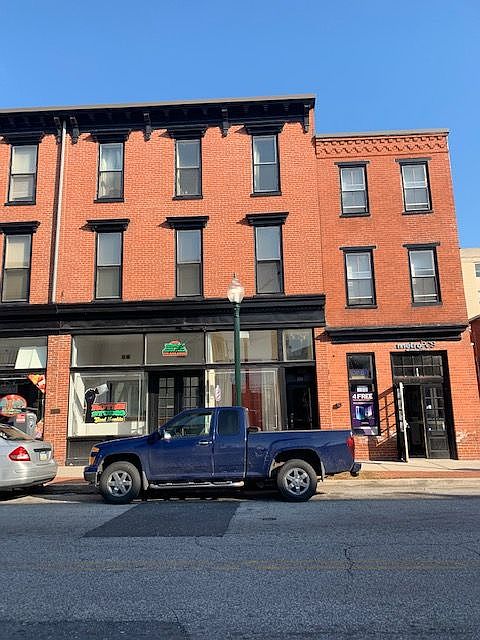 1st image of 923 N 3rd St APT 1