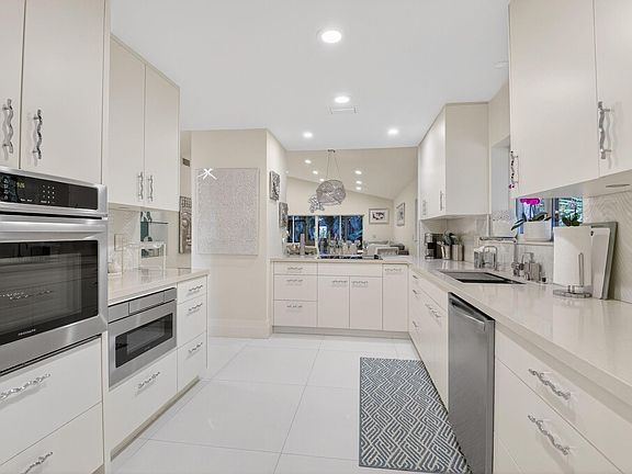 4th image of 19452 Waters Reach Lane 305 Lane #305