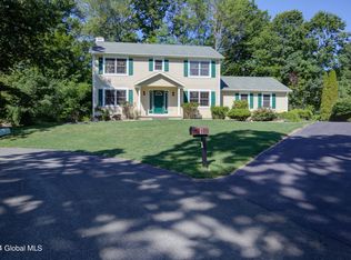1 Georgia Ct, Rexford, NY 12148