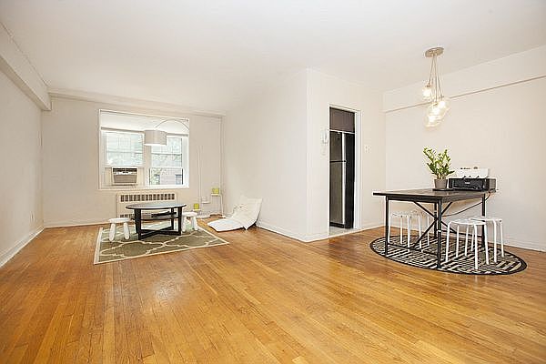 1st image of 140-35 Burden Cres #506