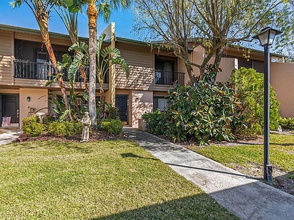 3rd image of 948 Sunridge Dr