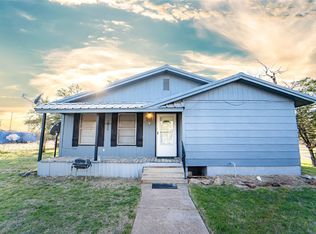 901 S Miller St, Breckenridge, TX 76424