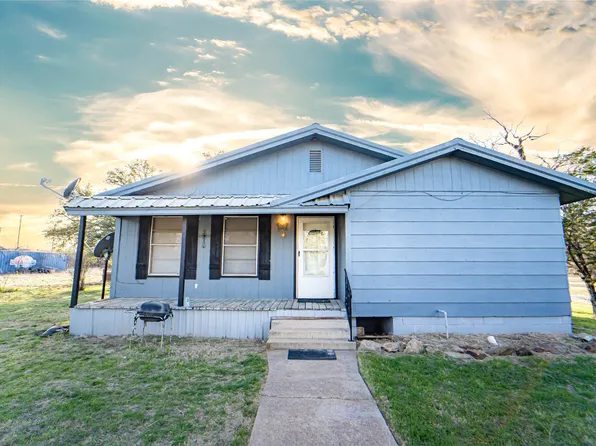 901 S Miller St, Breckenridge, TX 76424