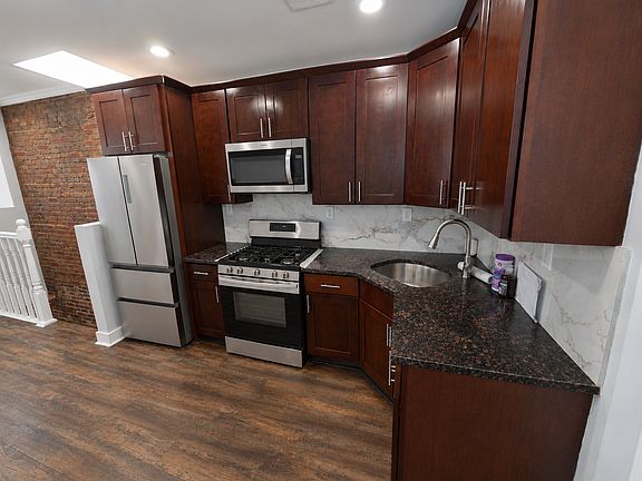 5th image of 1915 Albany Ave Floor 1