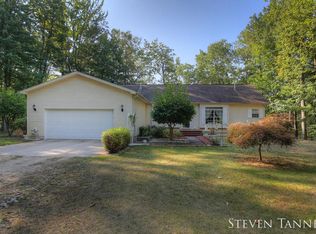 10557 W Cannonsville Rd, Trufant, MI 49347