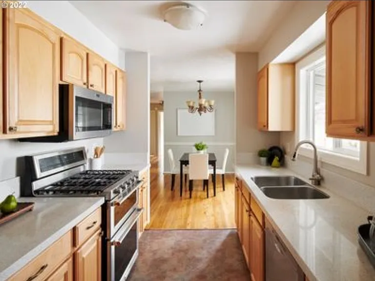 1825 SW Wellington Ave — Photo 4
