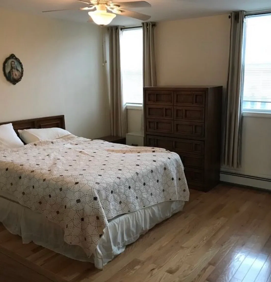 3 bed, 1.5 bath, 1000 sqft, $4,320 — Photo 1
