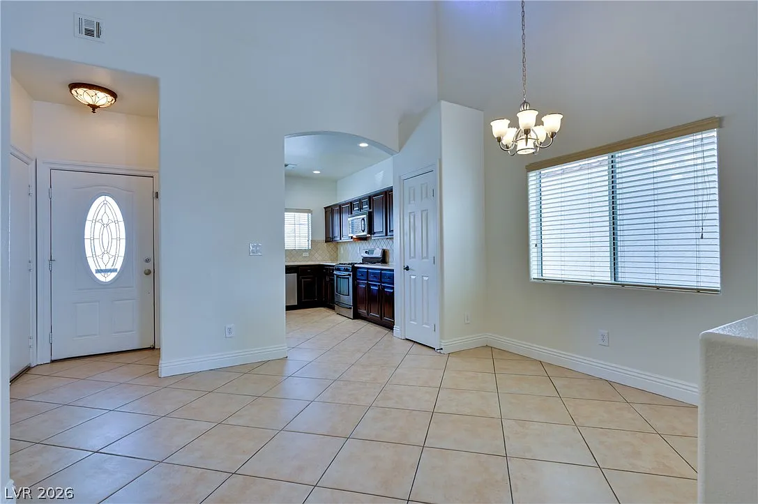 4 bed, 2.5 bath, 1992 sqft, $2,250 — Photo 4