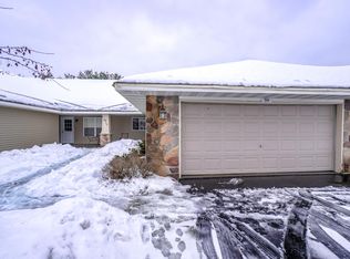 59 Crown Pointe Curv, Hudson, WI 54016