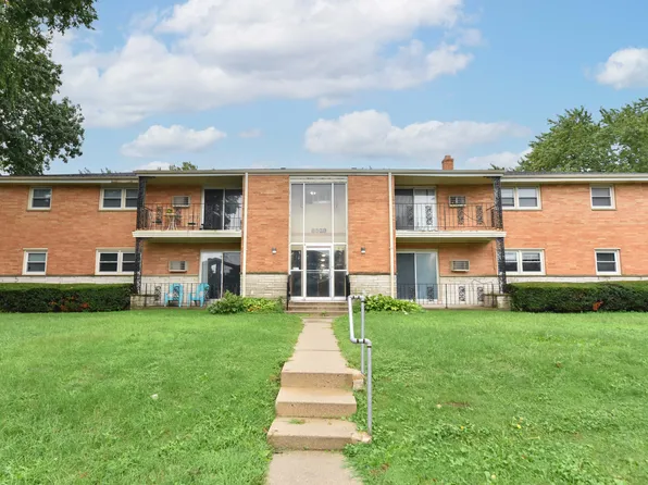 8529 W North Ave, Milwaukee, WI
