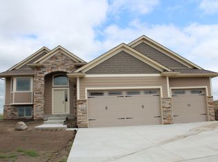 3911 Knudsen Loop, Bismarck, ND 58503