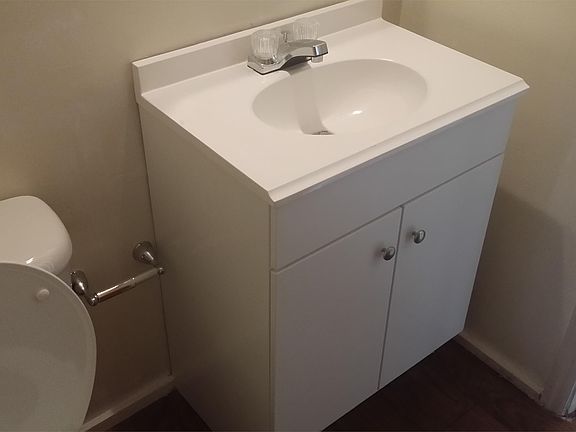 2nd image of 2139 Aberdeen Ave APT B2
