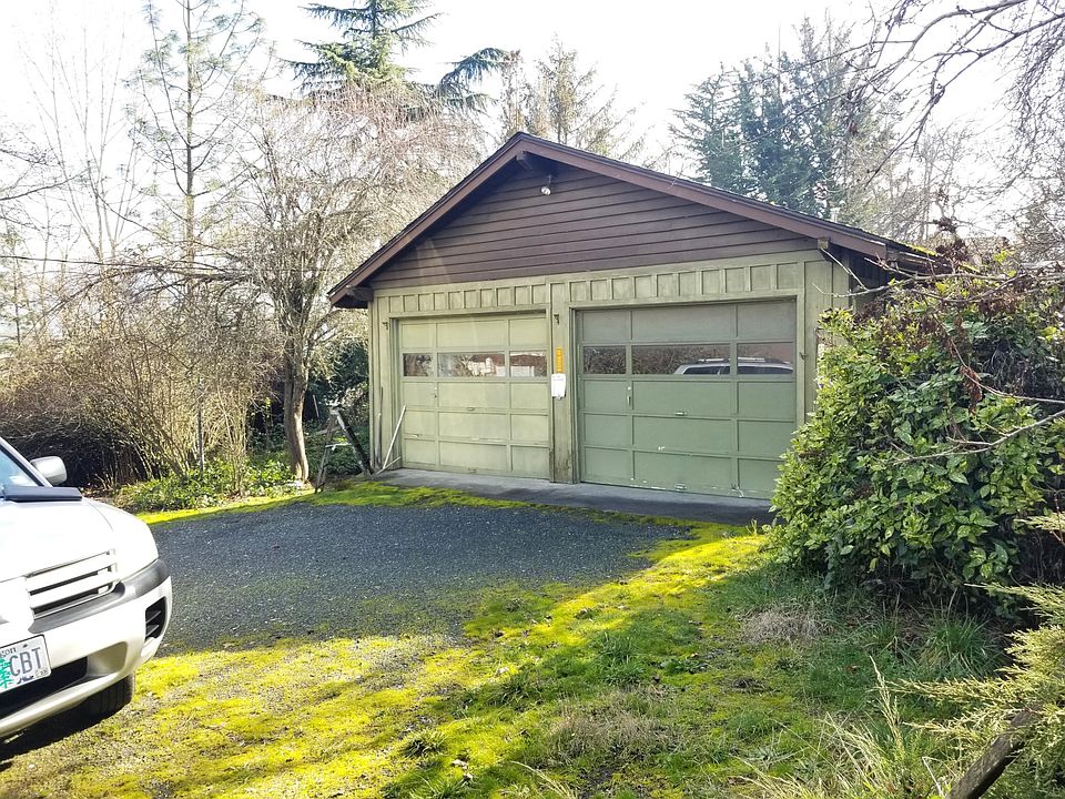 2nd image of 2160 NW Highland Ave