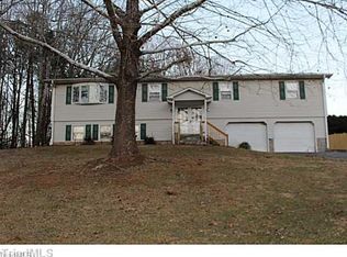 214 Whispering Creek Dr, King, NC 27021