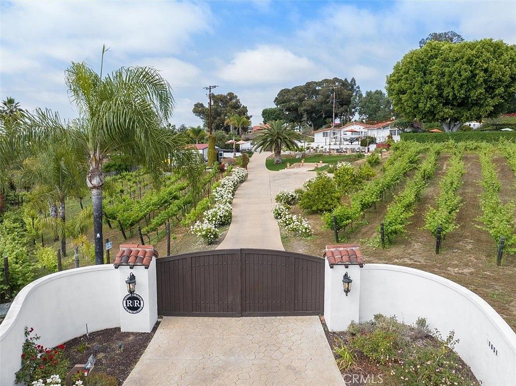 1651 Scooter Ln, Fallbrook, CA 92028 | Zillow
