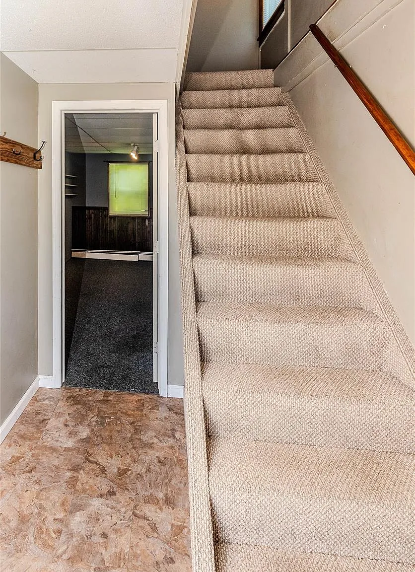 2 bed, 1.0 bath, 900 sqft, $2,100 — Photo 2