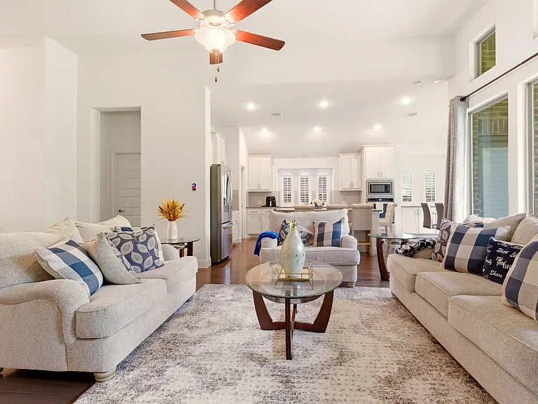 510 Royal Oaks Ln — Photo 8
