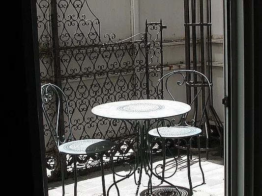 Sold by Martin Greenstein Real Estate | media 3