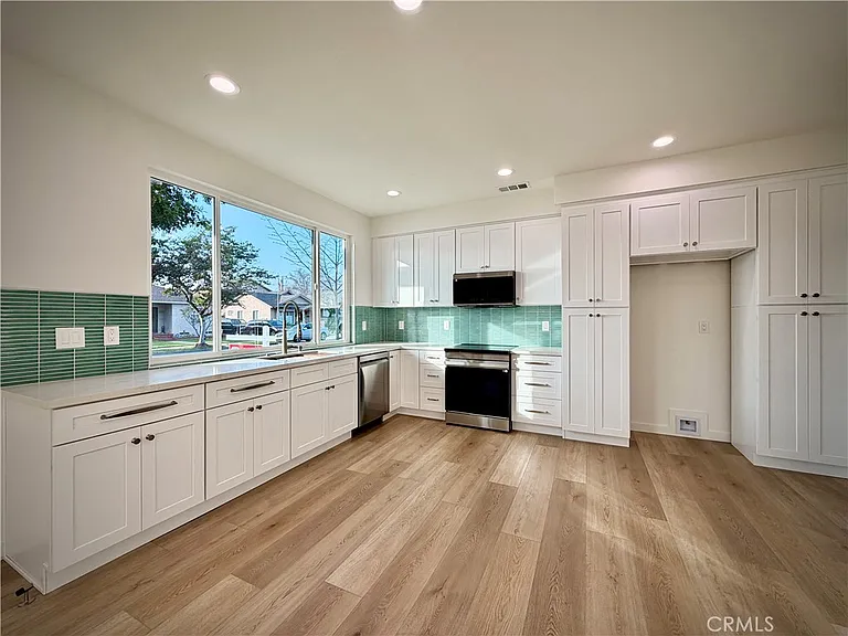 6118 Amos Ave — Photo 2