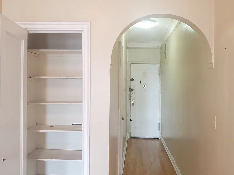 4915 Broadway #6L — Photo 7