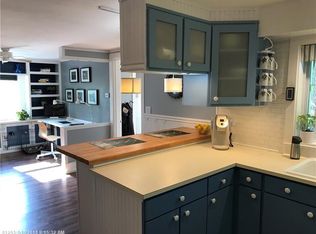 7 High St, Topsham, ME 04086