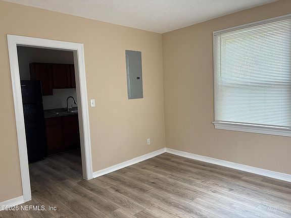3rd image of 527 E 58TH Street