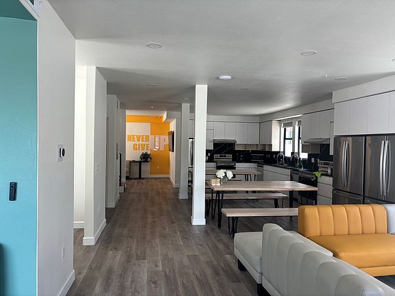 3rd image of 1452 W 37th St