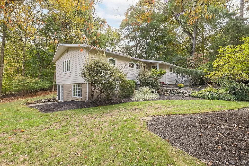 101 Hickory Hill Road photo 1