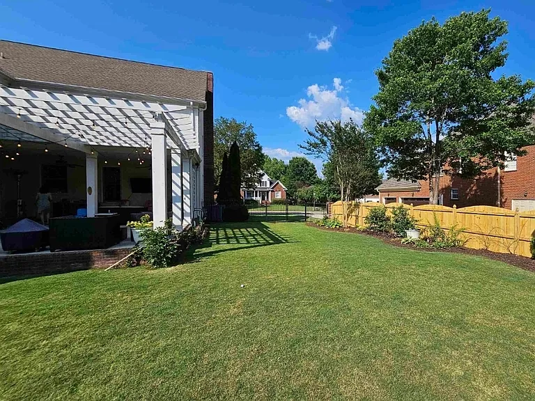 3002 Brook Park Dr SE — Photo 9