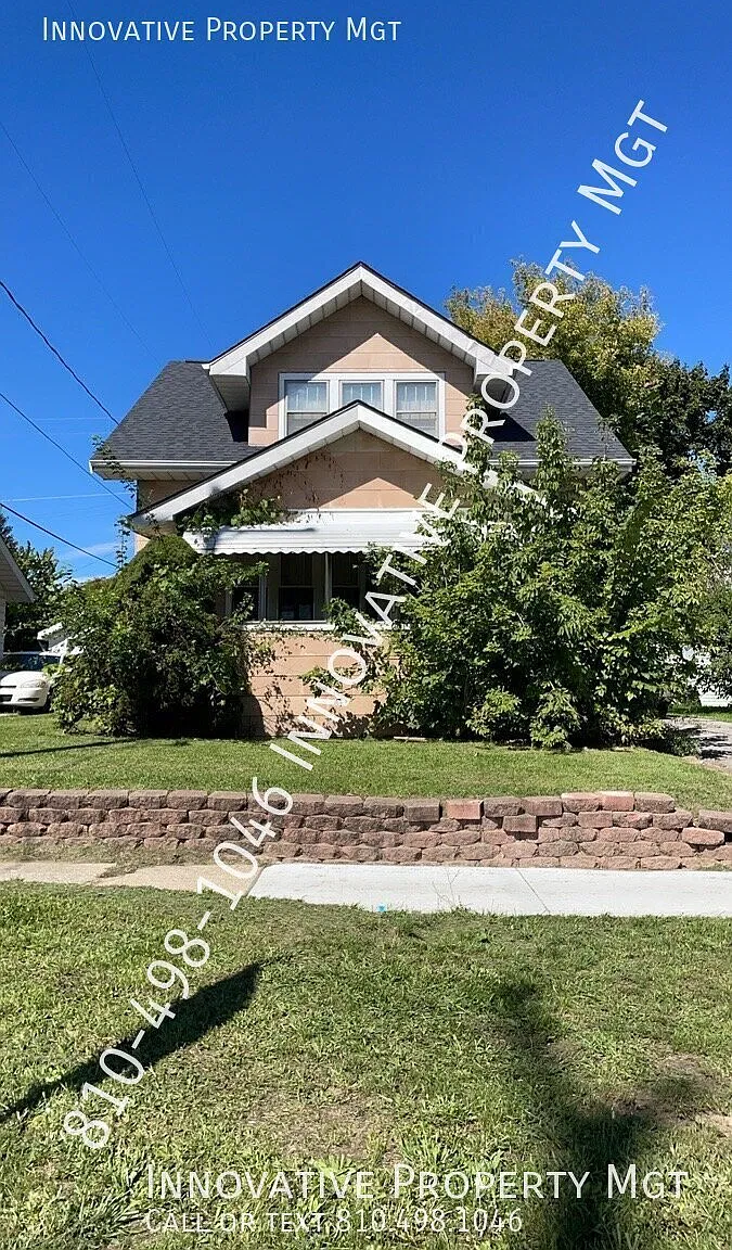 5 bedroom, 2 bath across from Kettering University! — Photo 1
