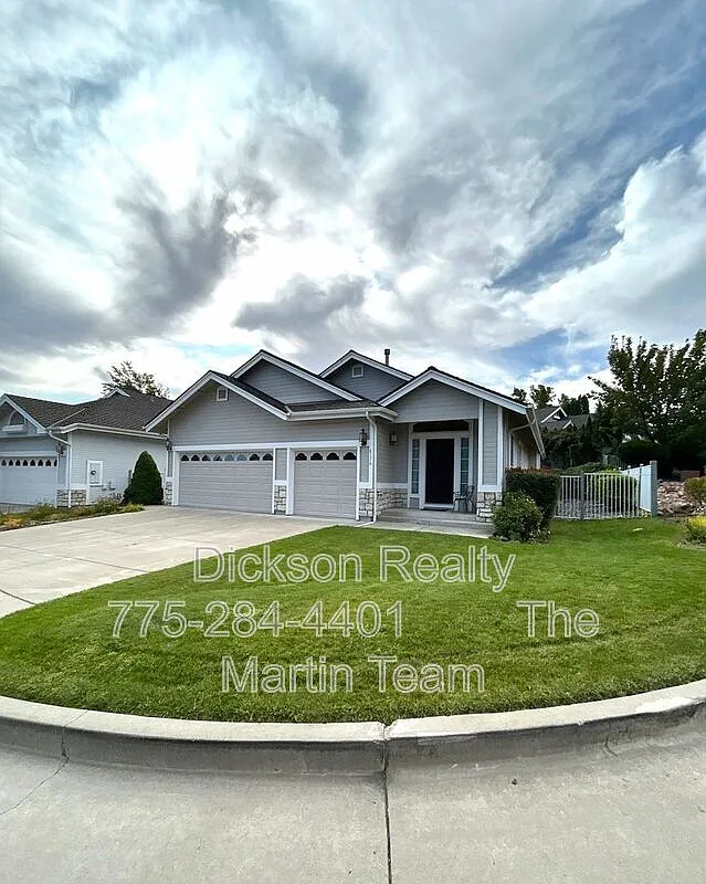 3 bed, 2.0 bath, 2008 sqft, $3,200 — Photo 2