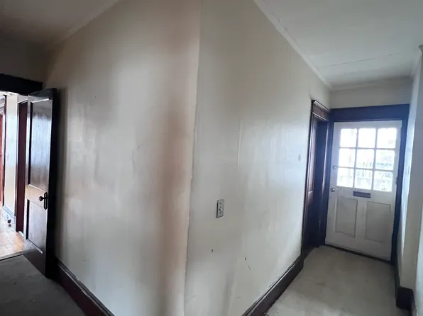 5 Vale St #1, Lewiston, ME 04240