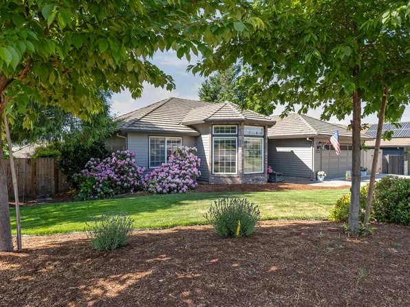 2928 Flint Ridge Ave, Medford, OR 97504